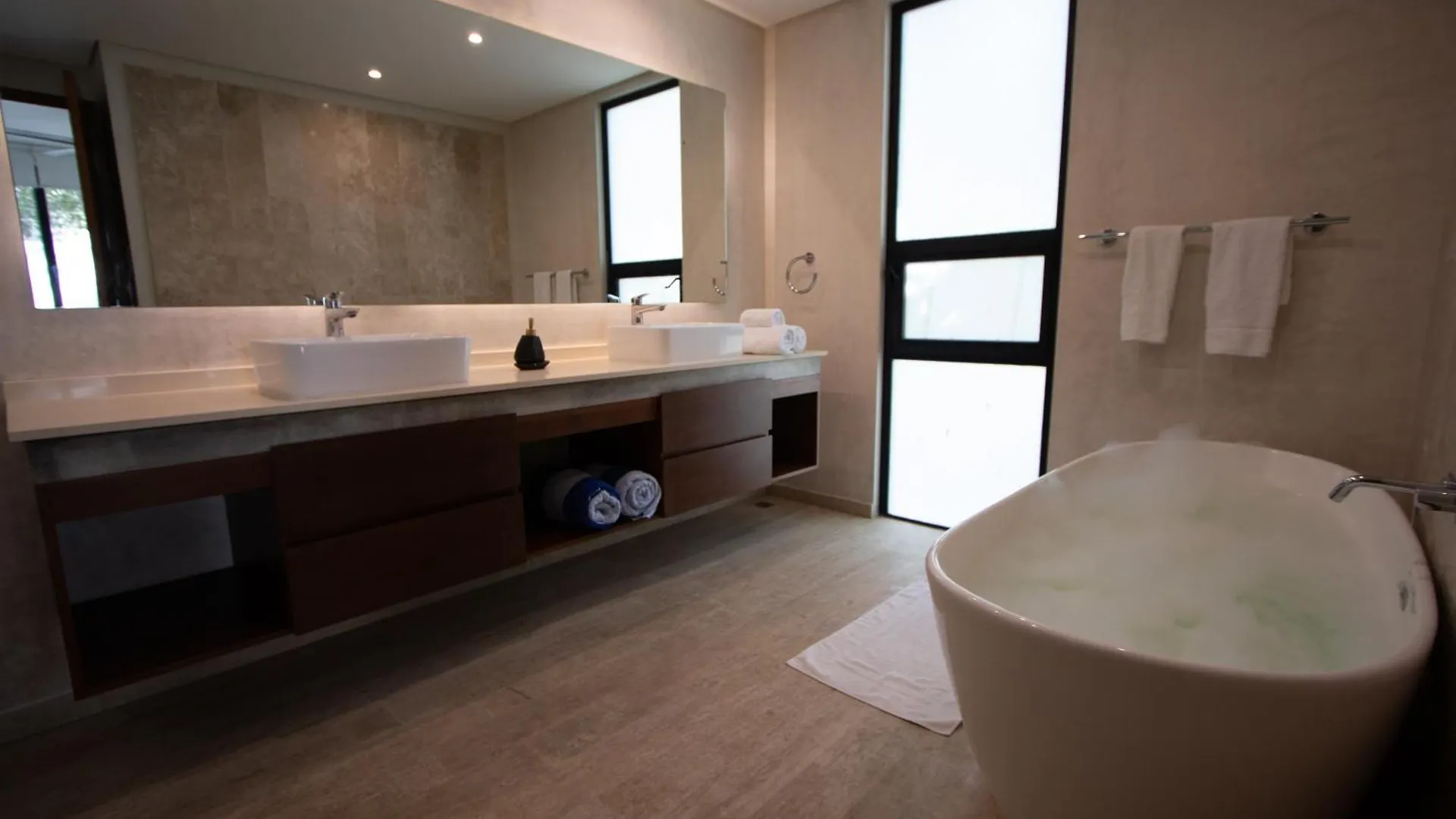 Alojamiento Exclusivo En Condominio Panoramic, Tulum Mexico